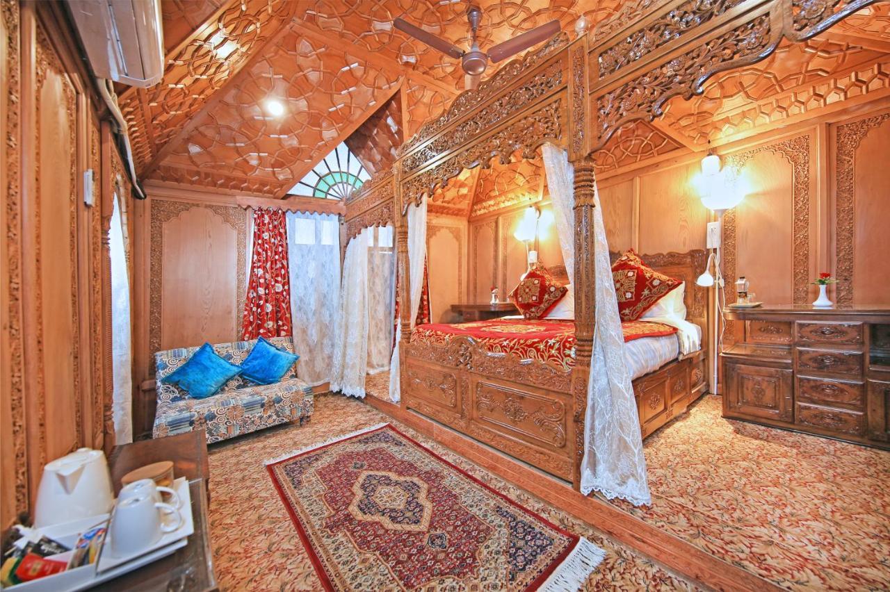 Kolu Group Of Houseboats Hotel Srīnagar Eksteriør billede